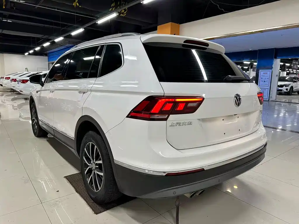 Volkswagen Tiguan L — миниатюра 8