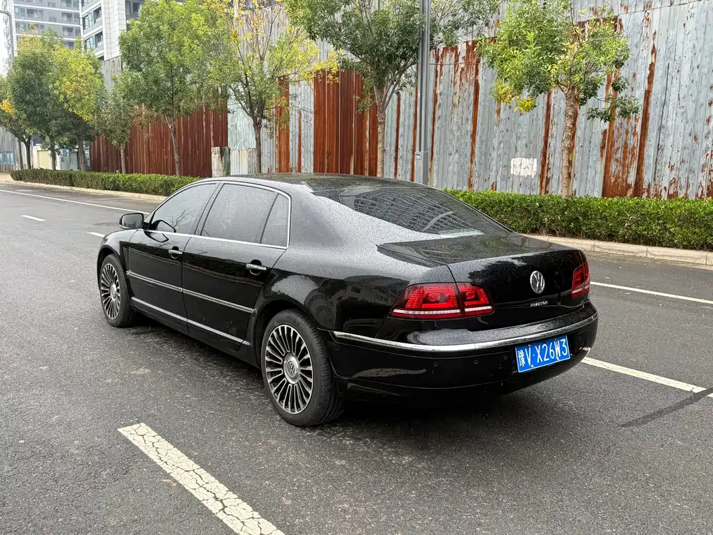 Volkswagen Phaeton — миниатюра 17