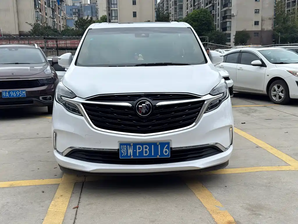 Buick GL8 — миниатюра 2