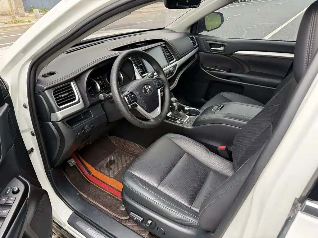 Toyota Highlander — миниатюра 6