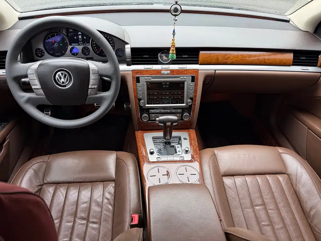 Volkswagen Phaeton — миниатюра 13