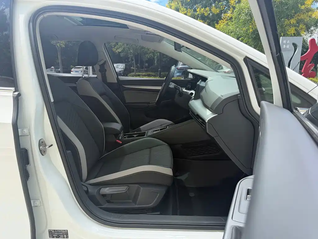 Volkswagen Golf — миниатюра 12