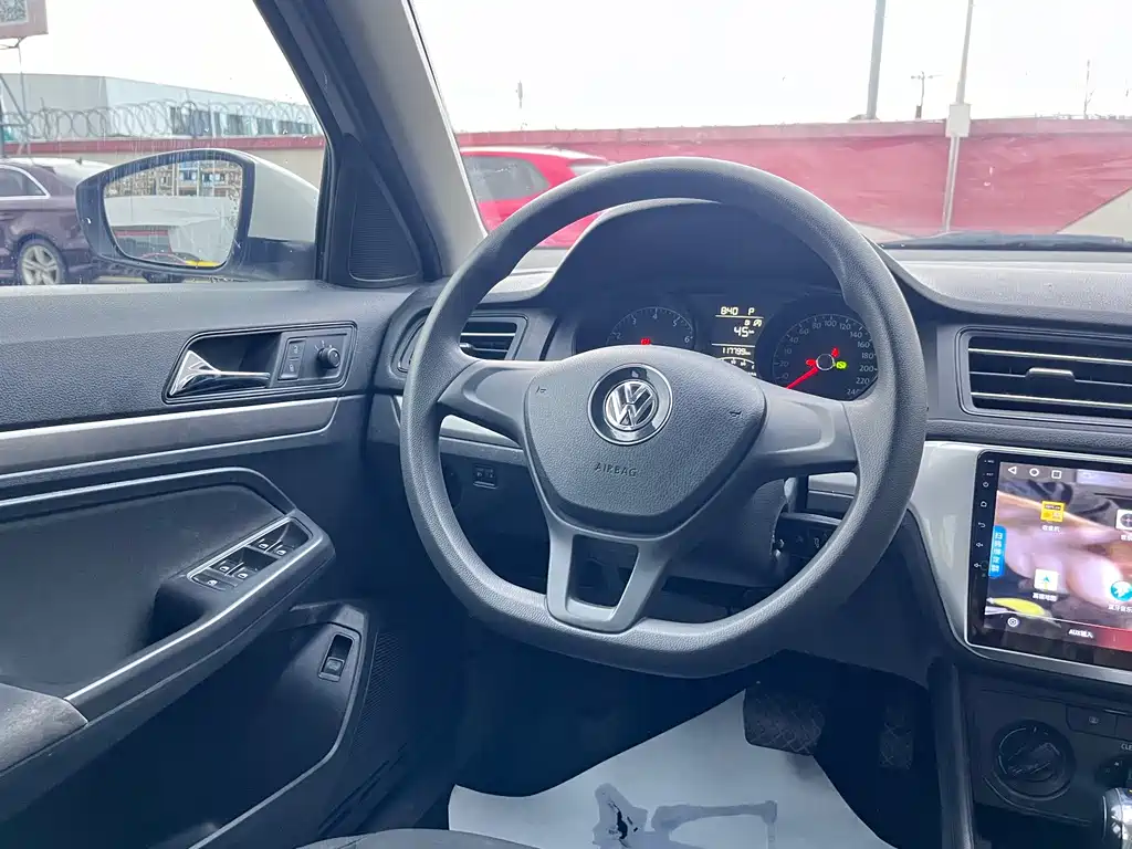 Volkswagen Lavida — миниатюра 9