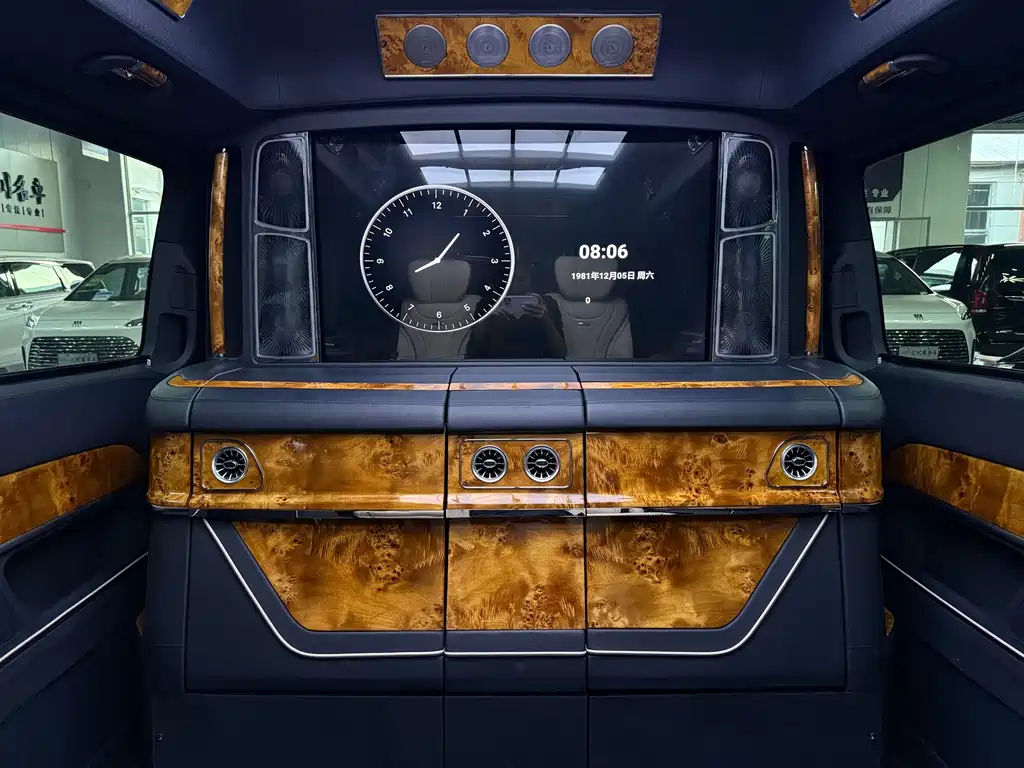 Mercedes-Benz V-Class — миниатюра 5