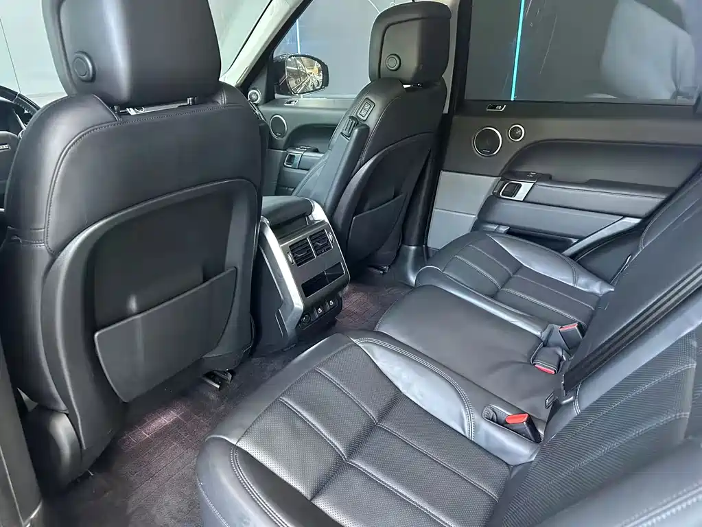 Land Rover Sport PHEV — миниатюра 10