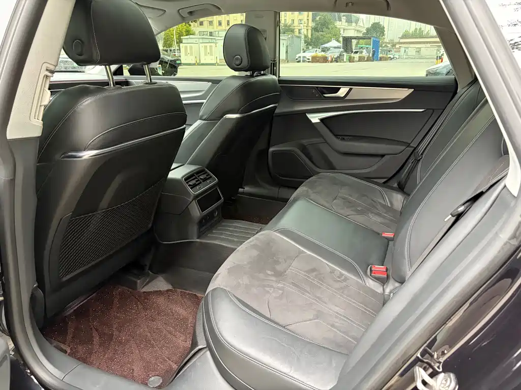 Audi A7L — миниатюра 10