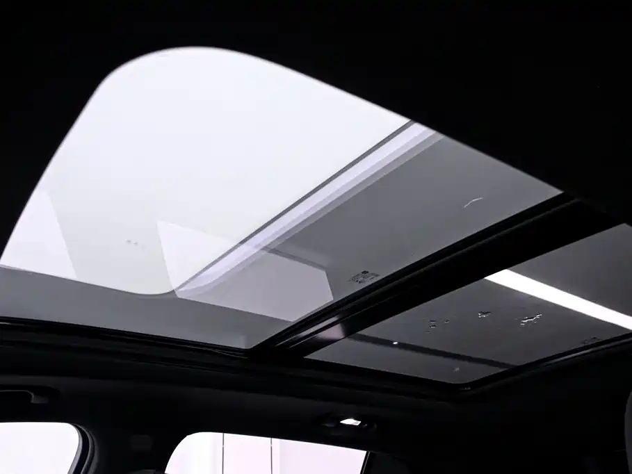 Cadillac XT4 — миниатюра 11