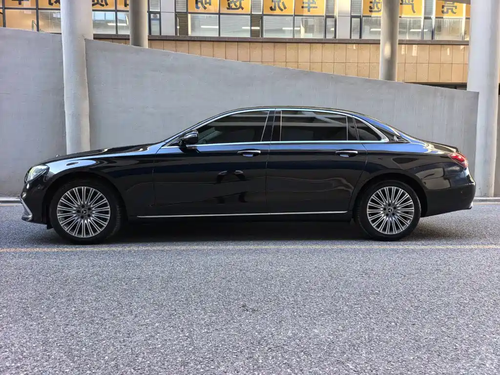 Mercedes-Benz E-Class — миниатюра 3