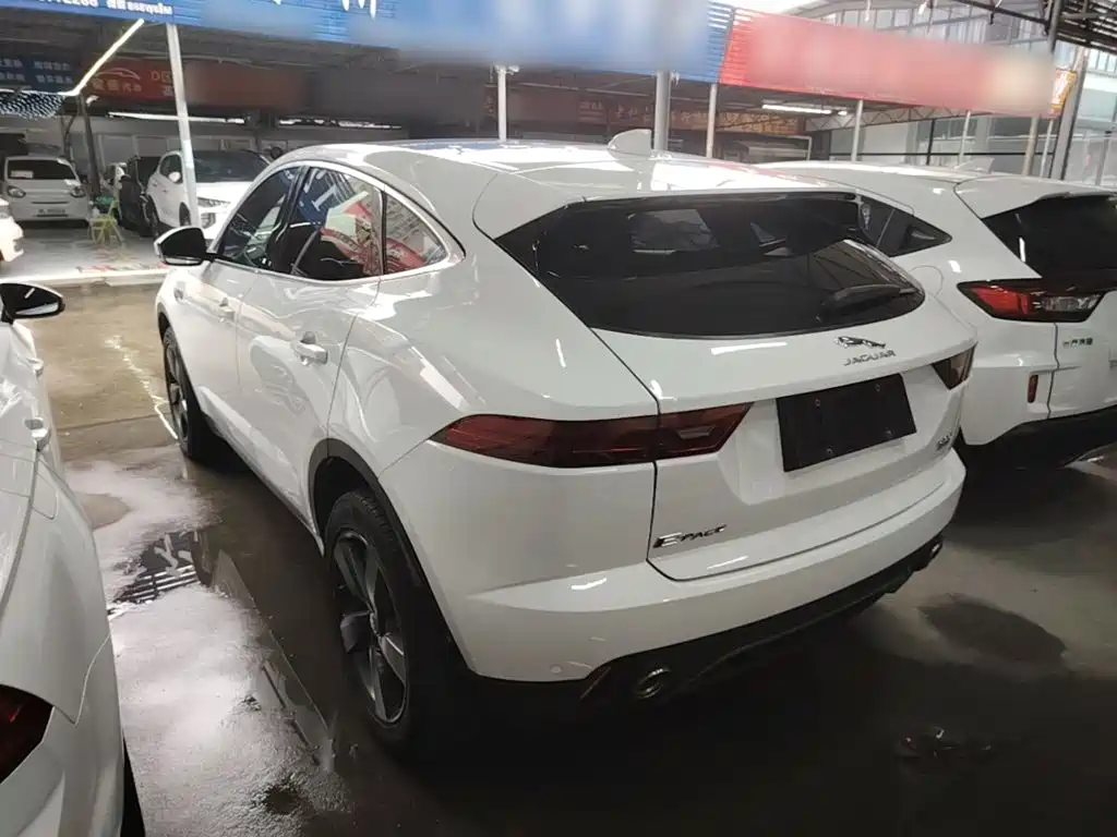 Jaguar E-PACE — миниатюра 5