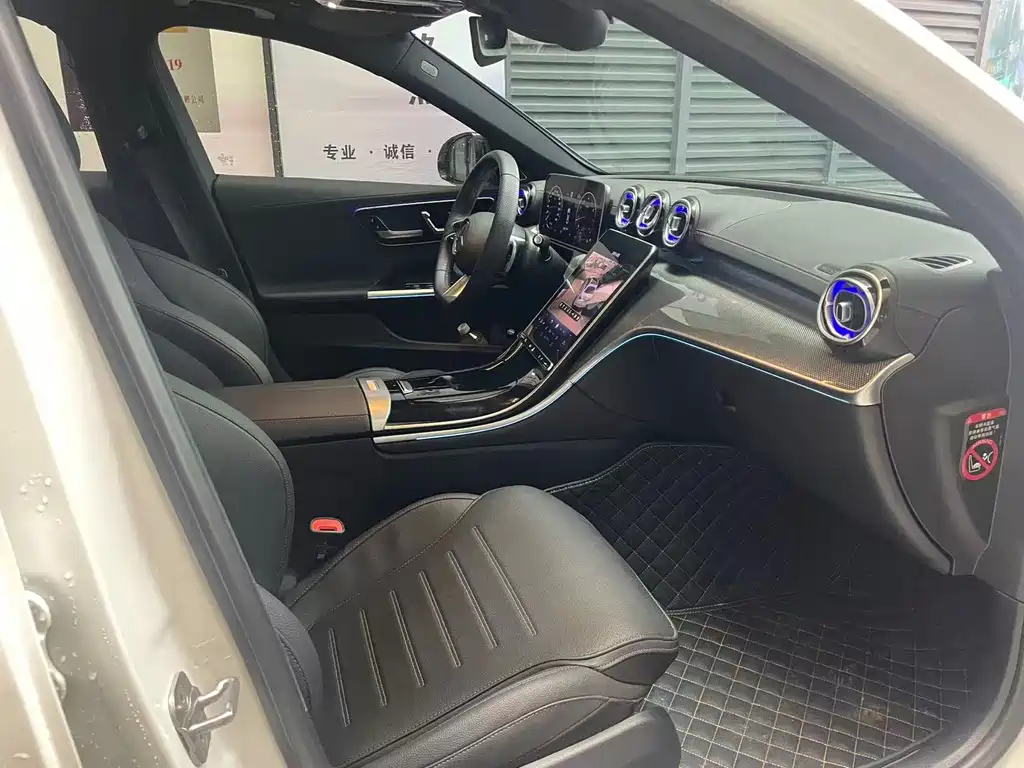 Mercedes-Benz C-Class — миниатюра 12