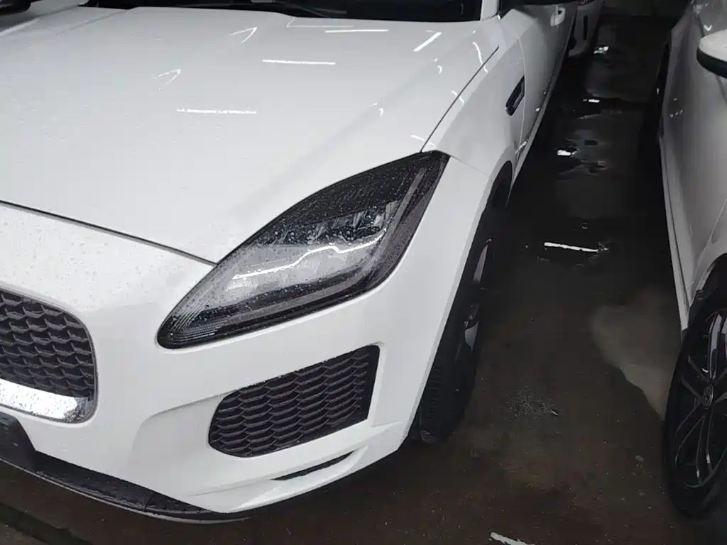 Jaguar E-PACE — миниатюра 23