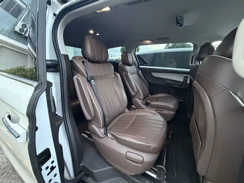 Roewe iMAX8 — миниатюра 3