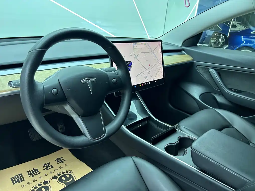 Tesla Model 3 — миниатюра 8