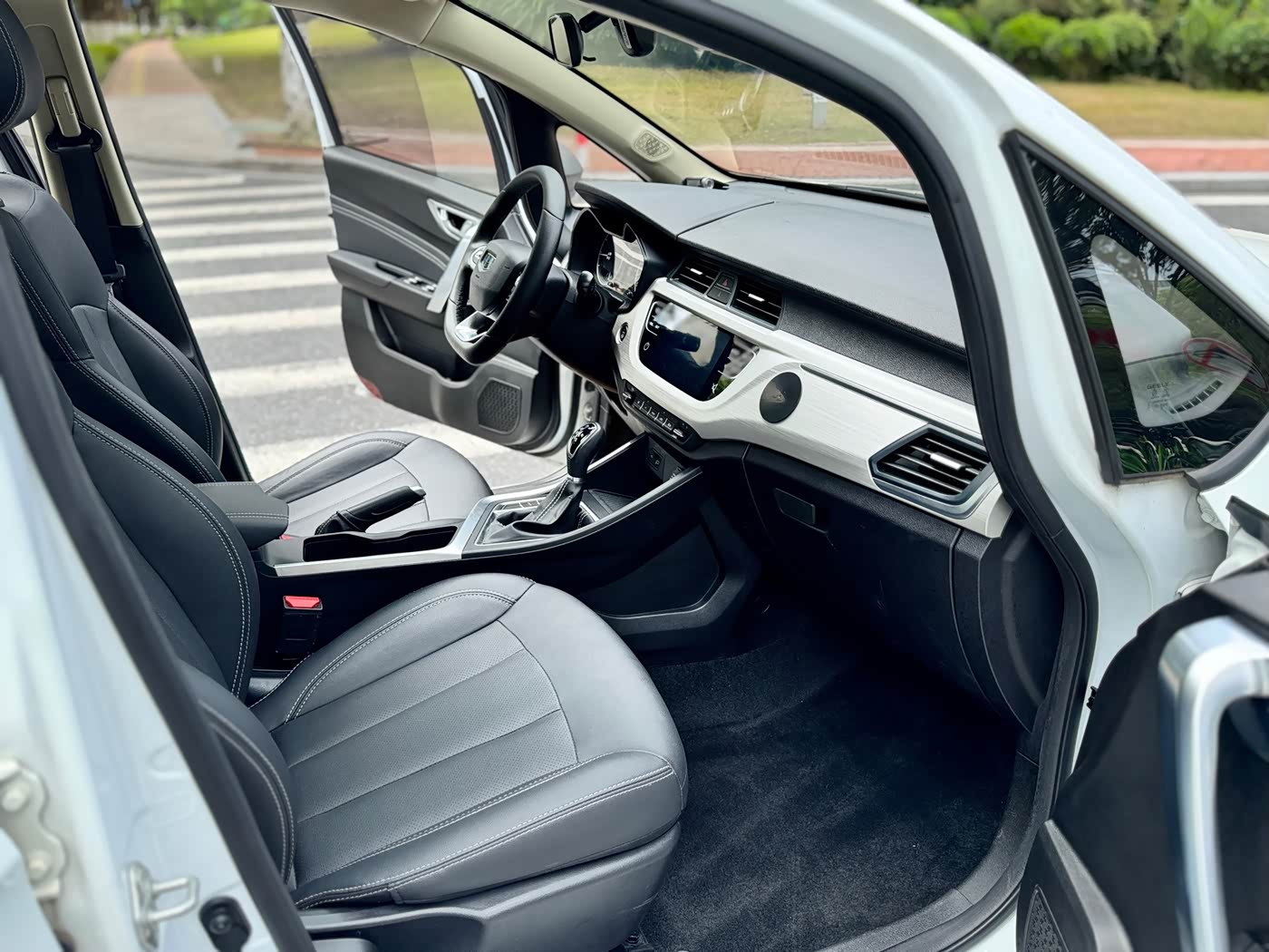 Geely Vision X3 1.5 л 2021 г. Белый, пробег 25000 км