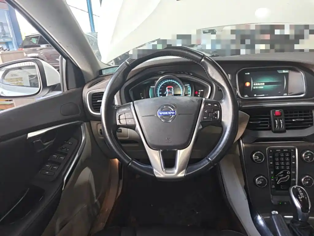 Volvo V40 — миниатюра 15