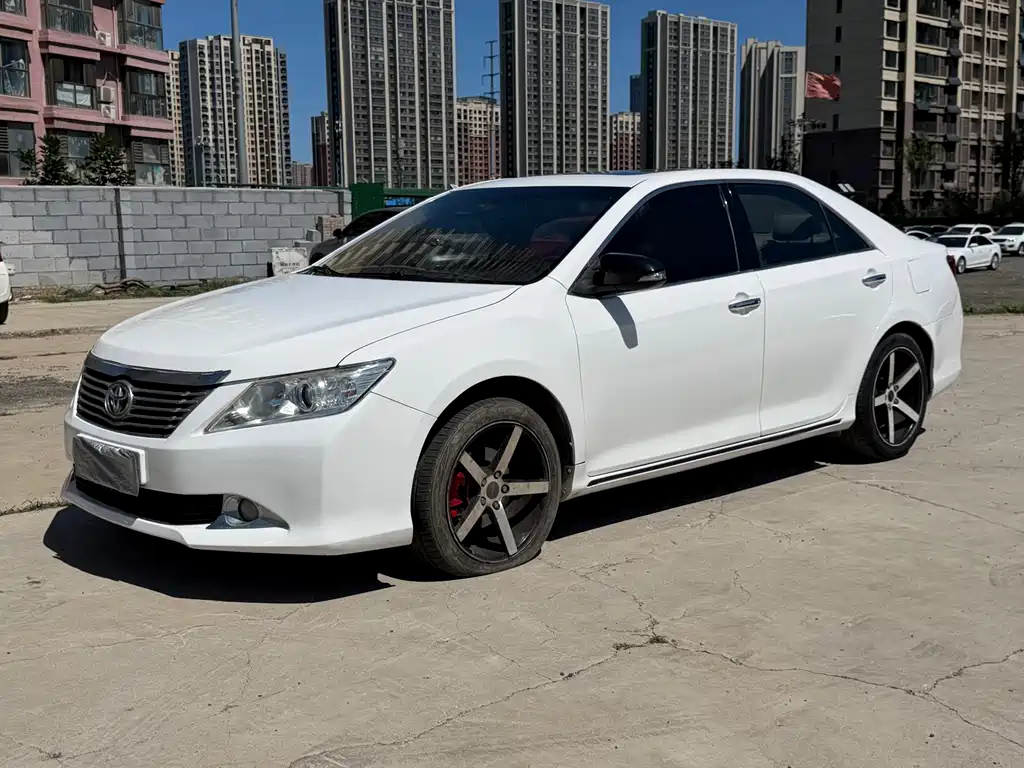 Toyota Camry — миниатюра 2