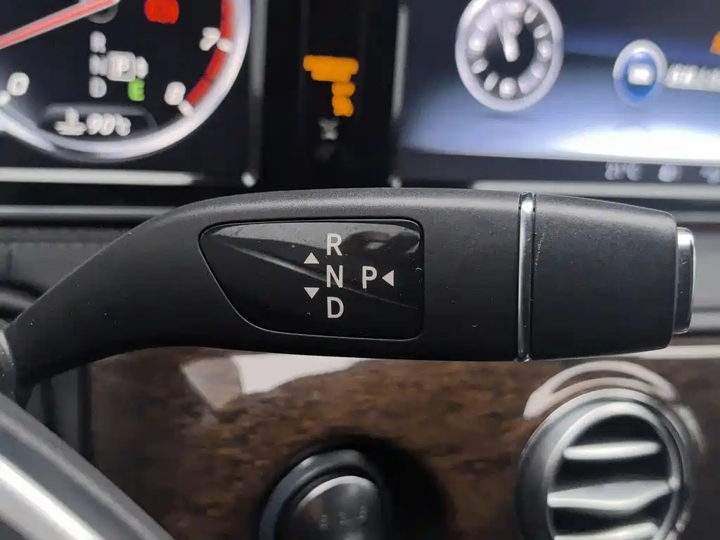 Mercedes-Benz S-Class — миниатюра 13