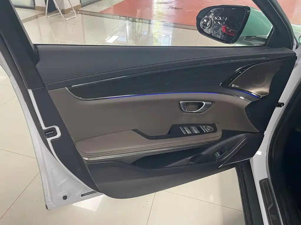 BYD Han — миниатюра 8