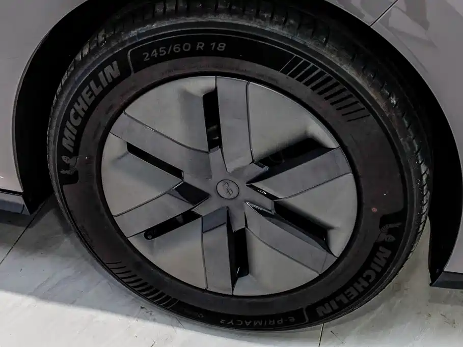Li Auto Li MEGA — миниатюра 36