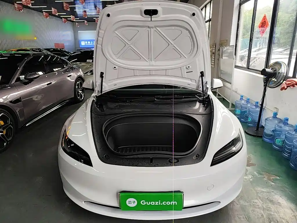 Tesla Model 3 — миниатюра 20