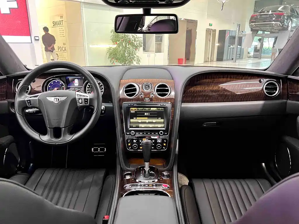 Bentley Flying Spur — миниатюра 8