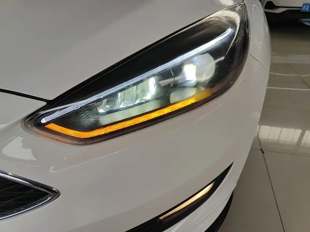 Ford Focus — миниатюра 24
