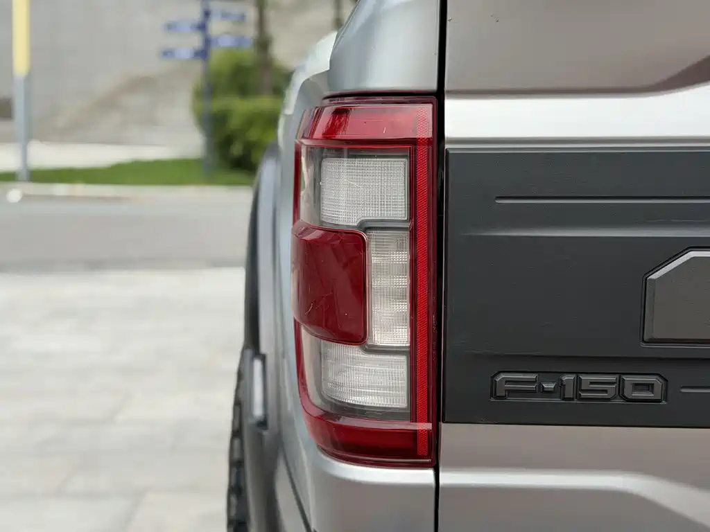 Ford F-150 Raptor — миниатюра 10
