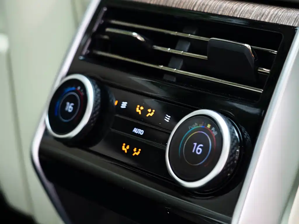 Land Rover Range Rover — миниатюра 22