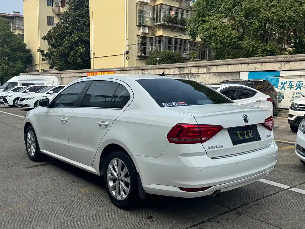 Volkswagen Lavida — миниатюра 4