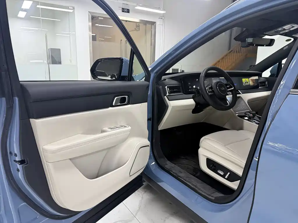 Li Auto ONE 2021 6 мест