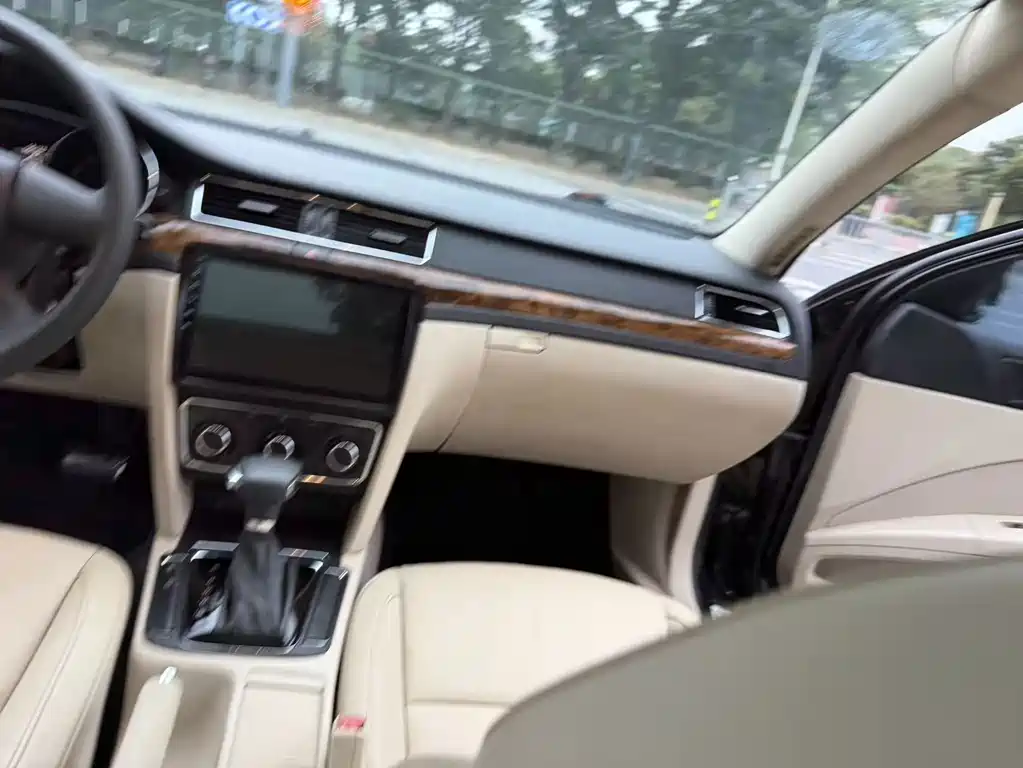 Skoda Superb — миниатюра 20