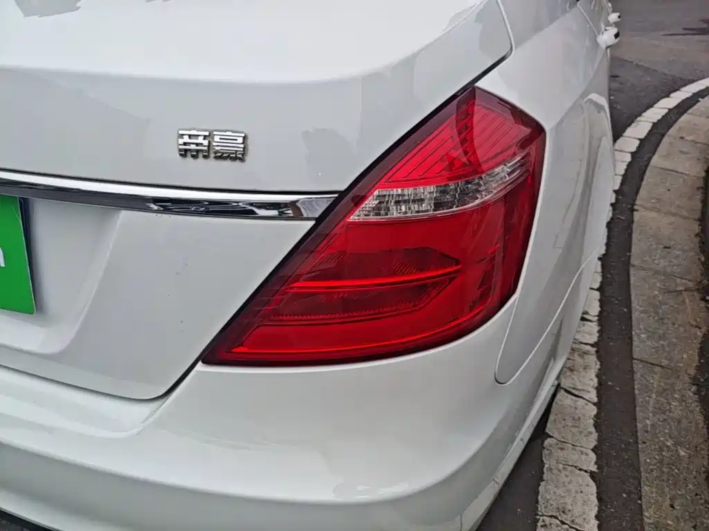 Geely Emgrand — миниатюра 8