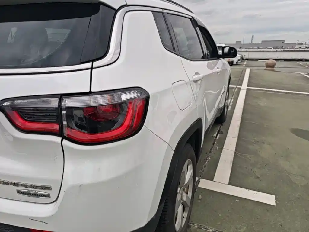 Jeep Compass — миниатюра 8