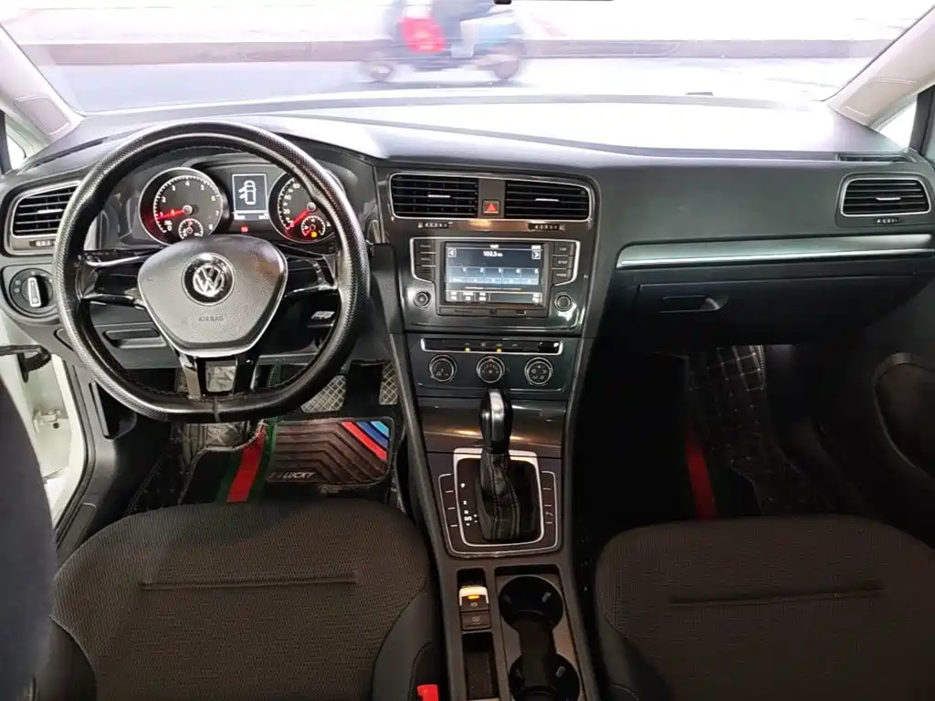 Volkswagen Golf — миниатюра 10