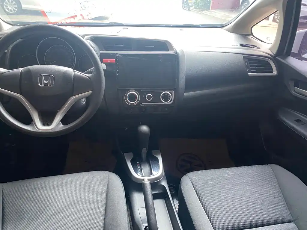 Honda Fit — миниатюра 7