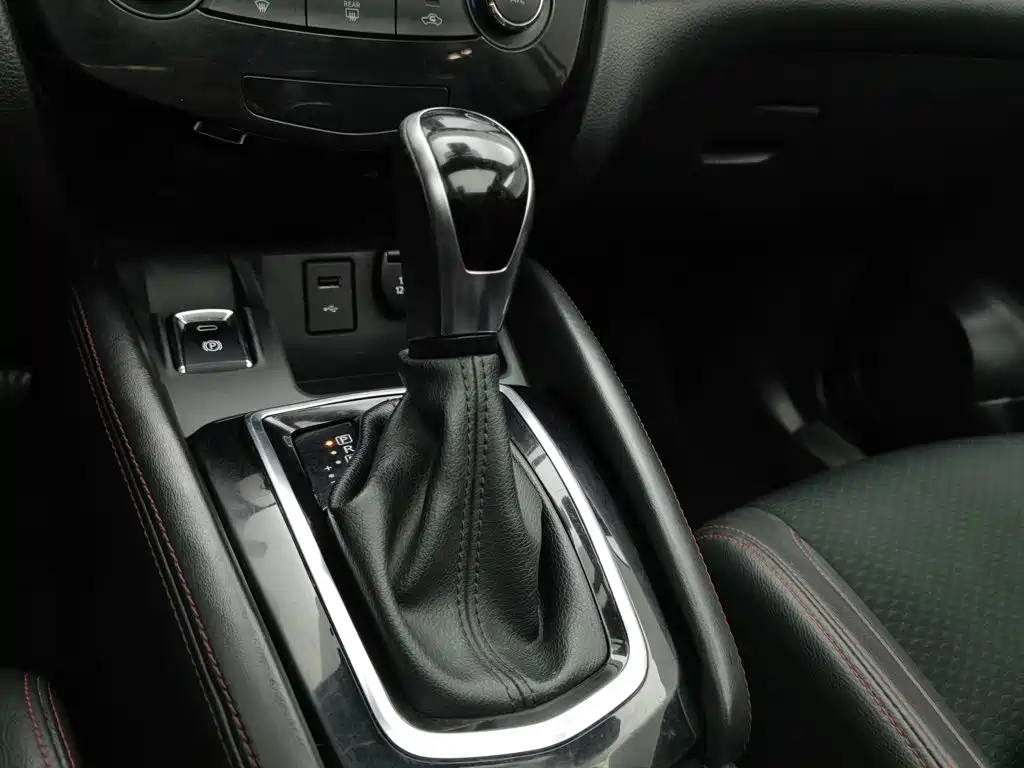 Nissan Qashqai — миниатюра 13