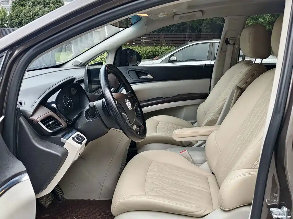 Buick GL8 — миниатюра 9