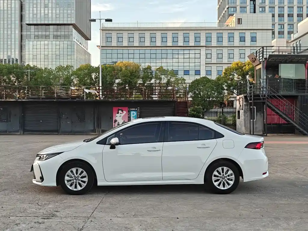 Toyota Corolla — миниатюра 4