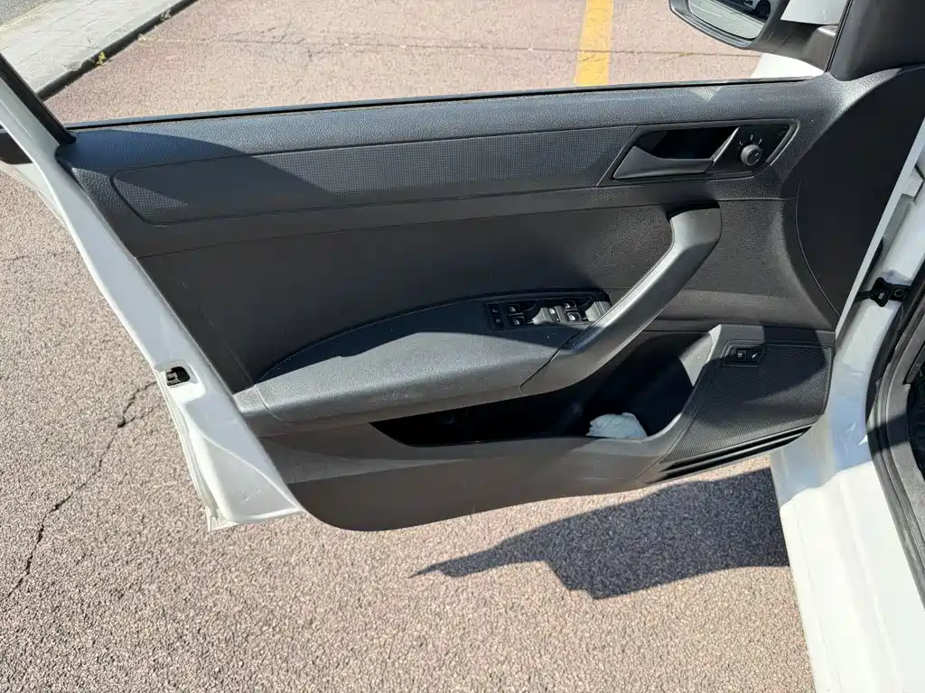 Volkswagen Santana — миниатюра 6