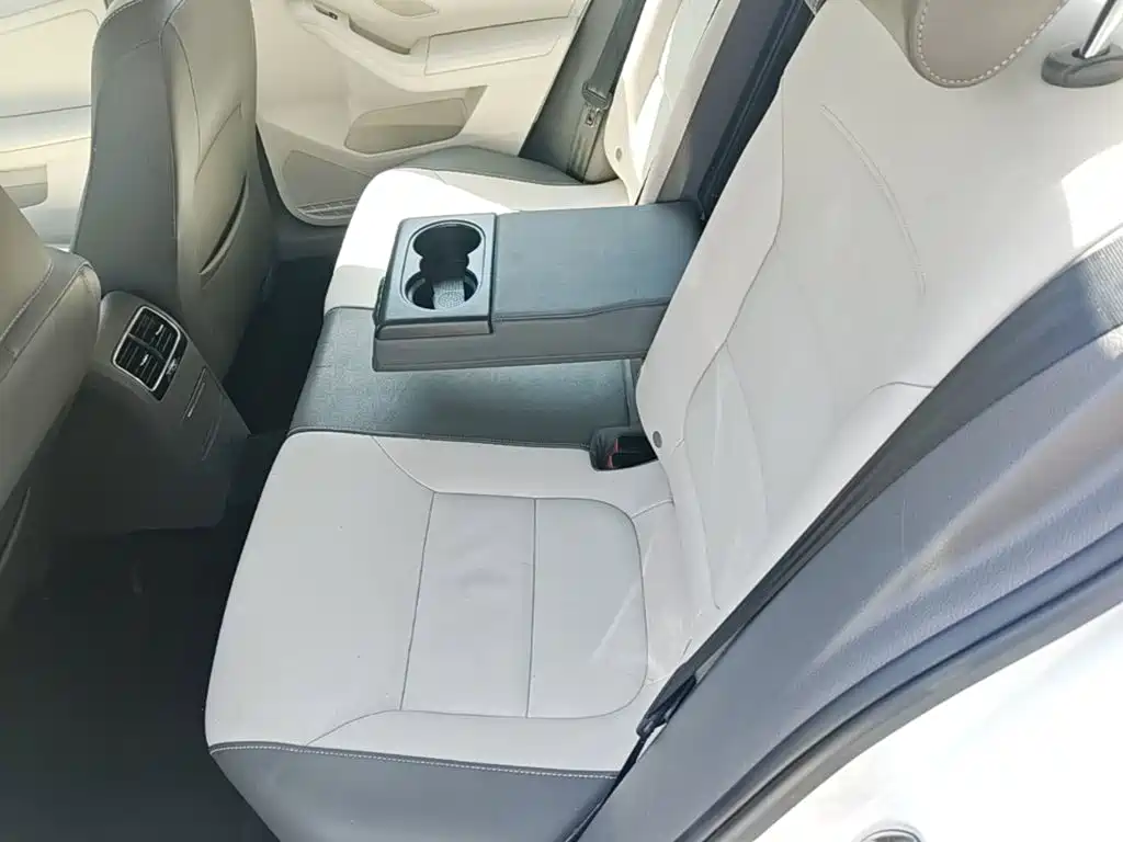 Volkswagen Sagitar — миниатюра 17