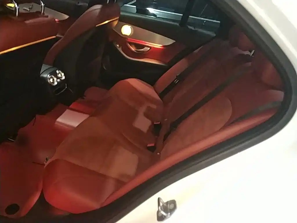 Mercedes-Benz C-Class — миниатюра 17