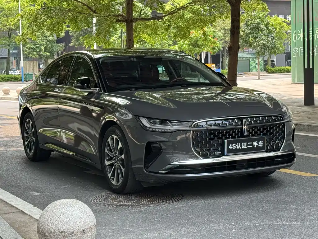 Lincoln Z 2022 i