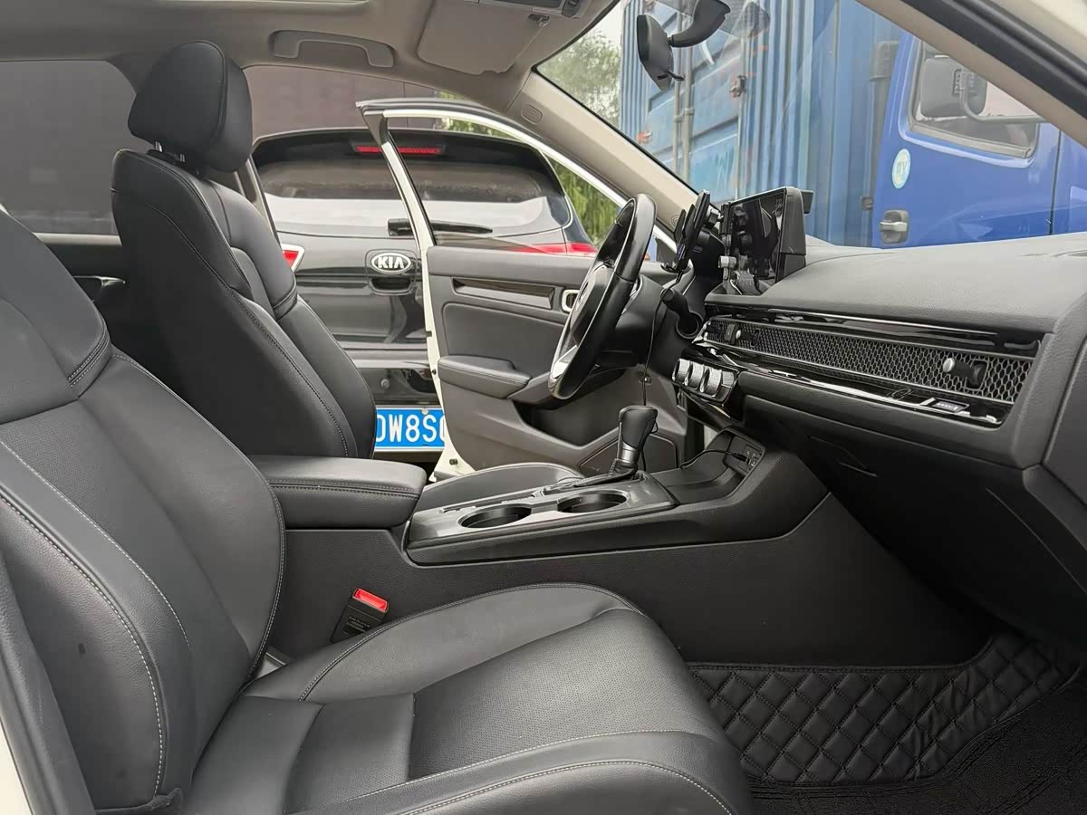 Honda Civic 1.5 л 2022 г. Белый, пробег 40000 км