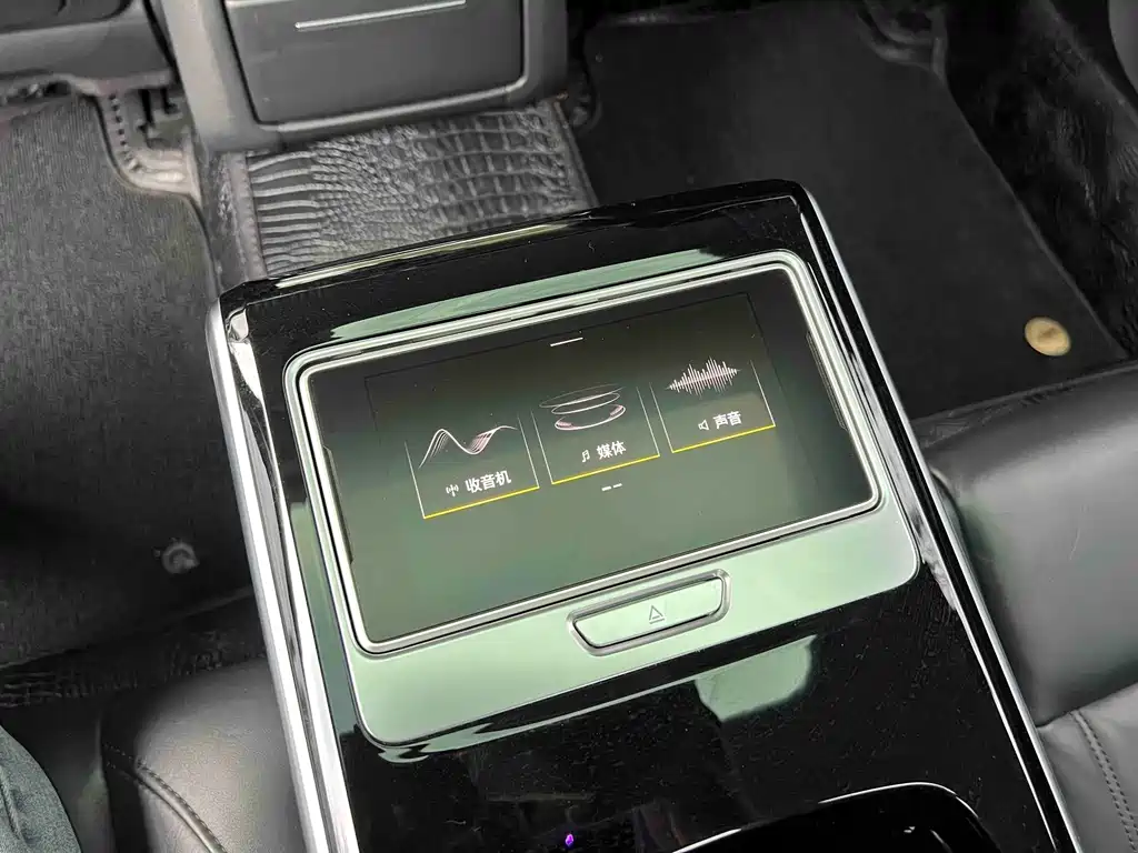 Audi A8 — миниатюра 9