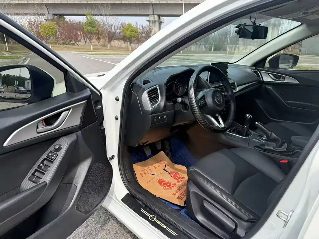 Mazda 3 Axela — миниатюра 4