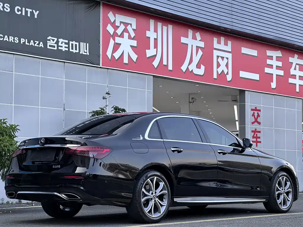 Mercedes-Benz E-Class — миниатюра 13