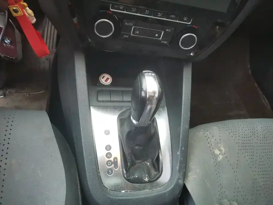 Volkswagen Sagitar — миниатюра 16