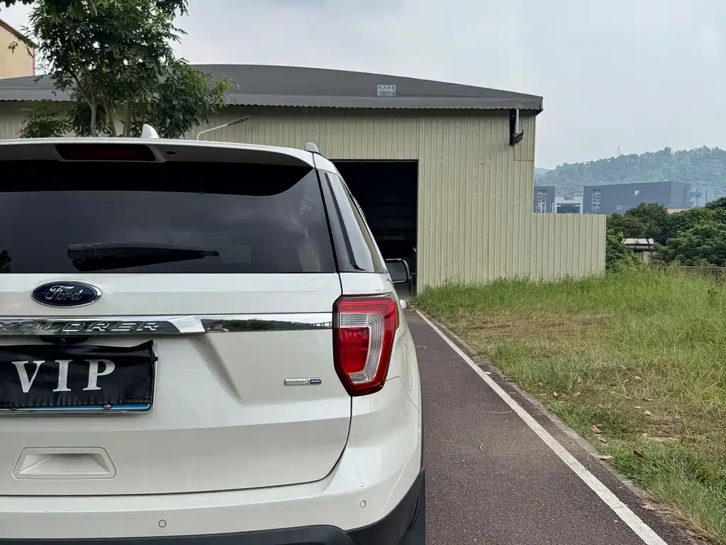 Ford Explorer (Import) — миниатюра 11