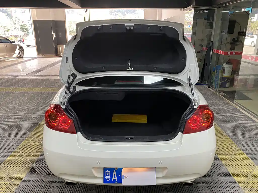 Infiniti G — миниатюра 8
