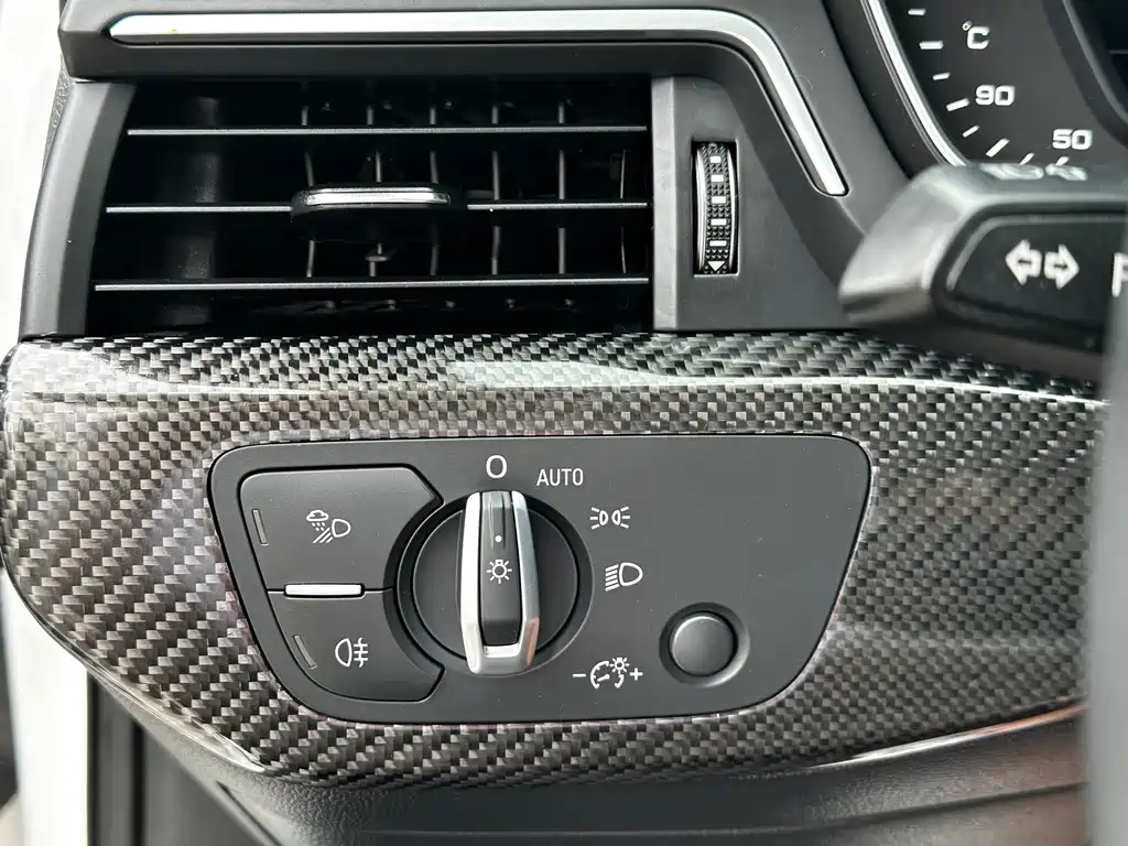 Audi A4L — миниатюра 8